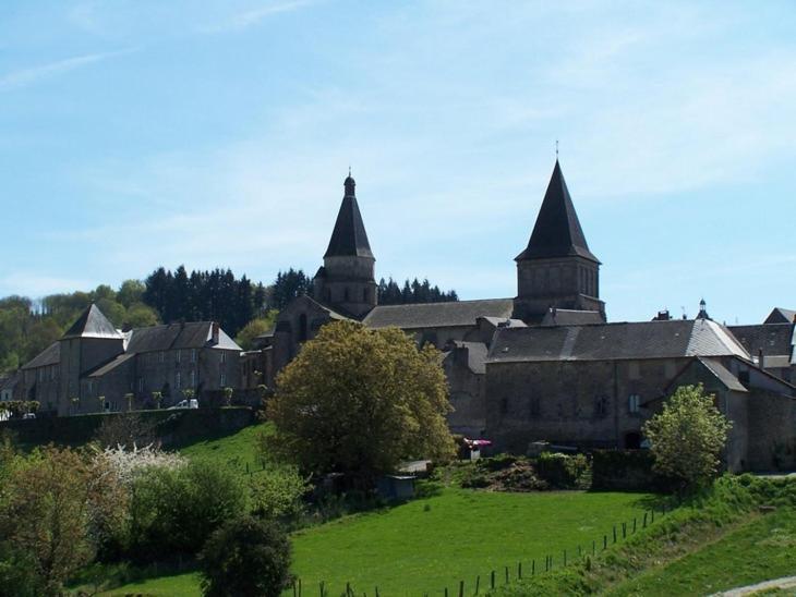 Les Remparts - Chez Dan Et Francois Hotel Benevent-l'Abbaye Exterior photo